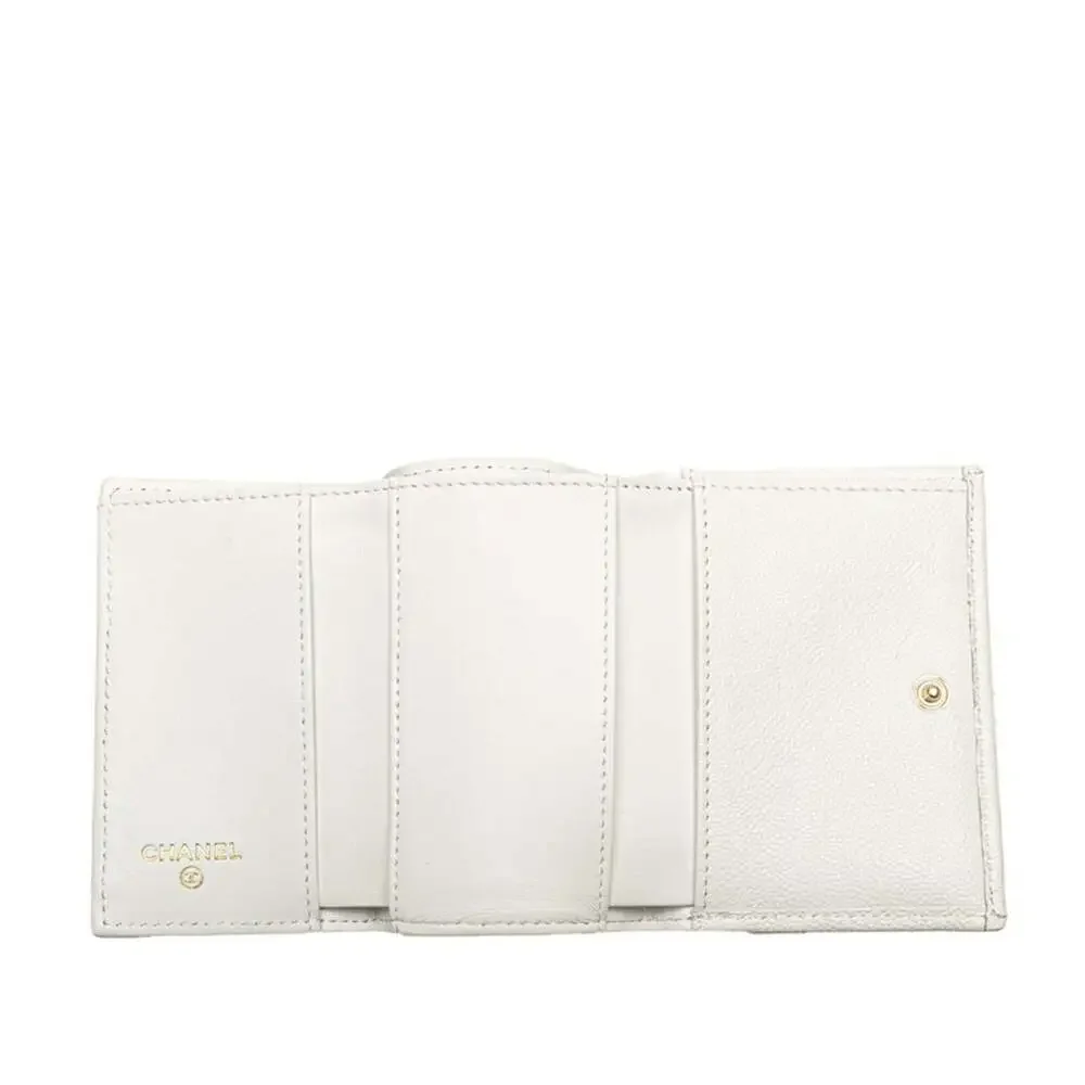 CHANEL White Caviar Leather Logo Wallet